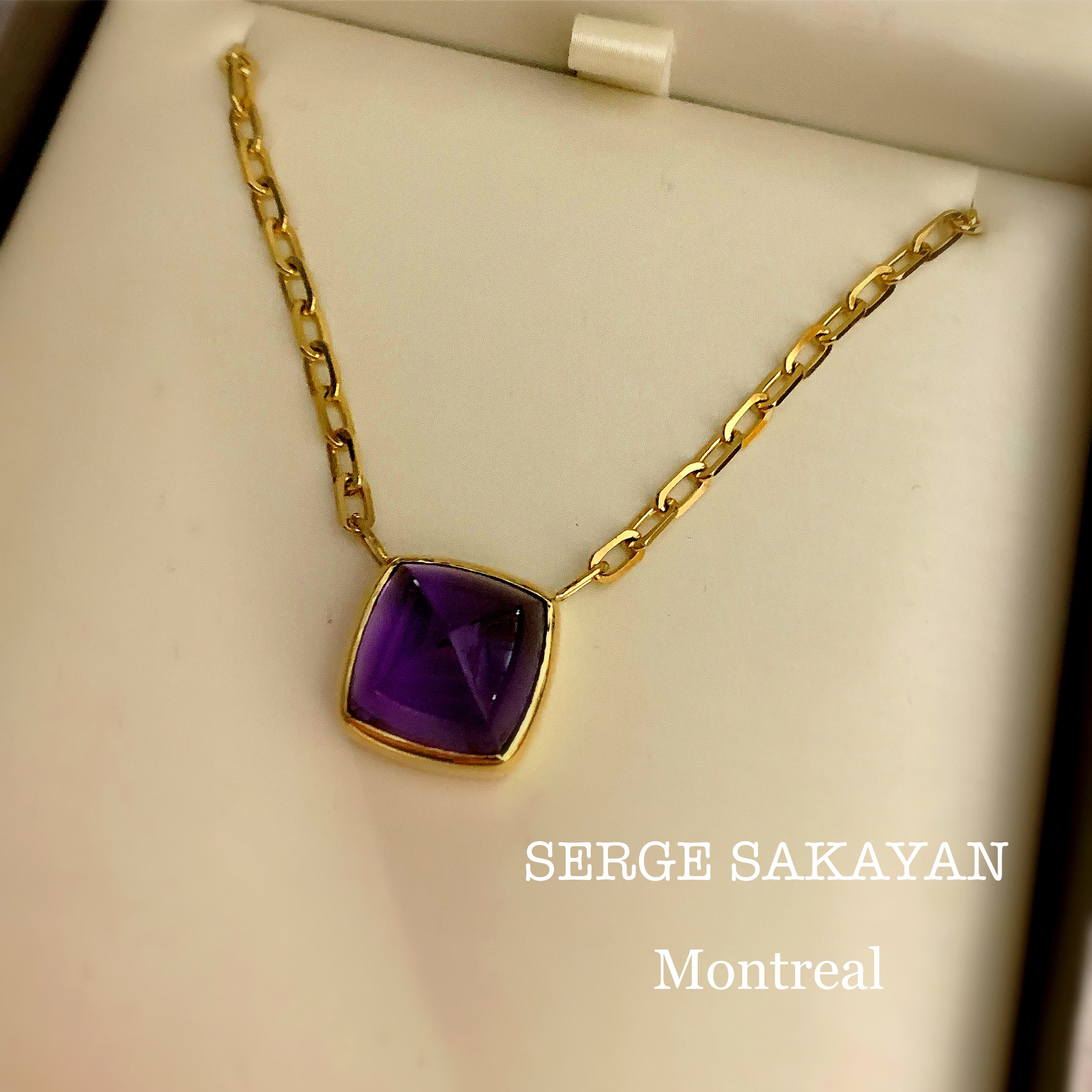 Single Amethyst Pyramid Capuchon Necklace in 14k Yellow Gold. | Serge